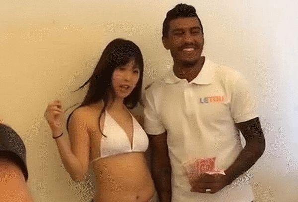 在旅店的女人