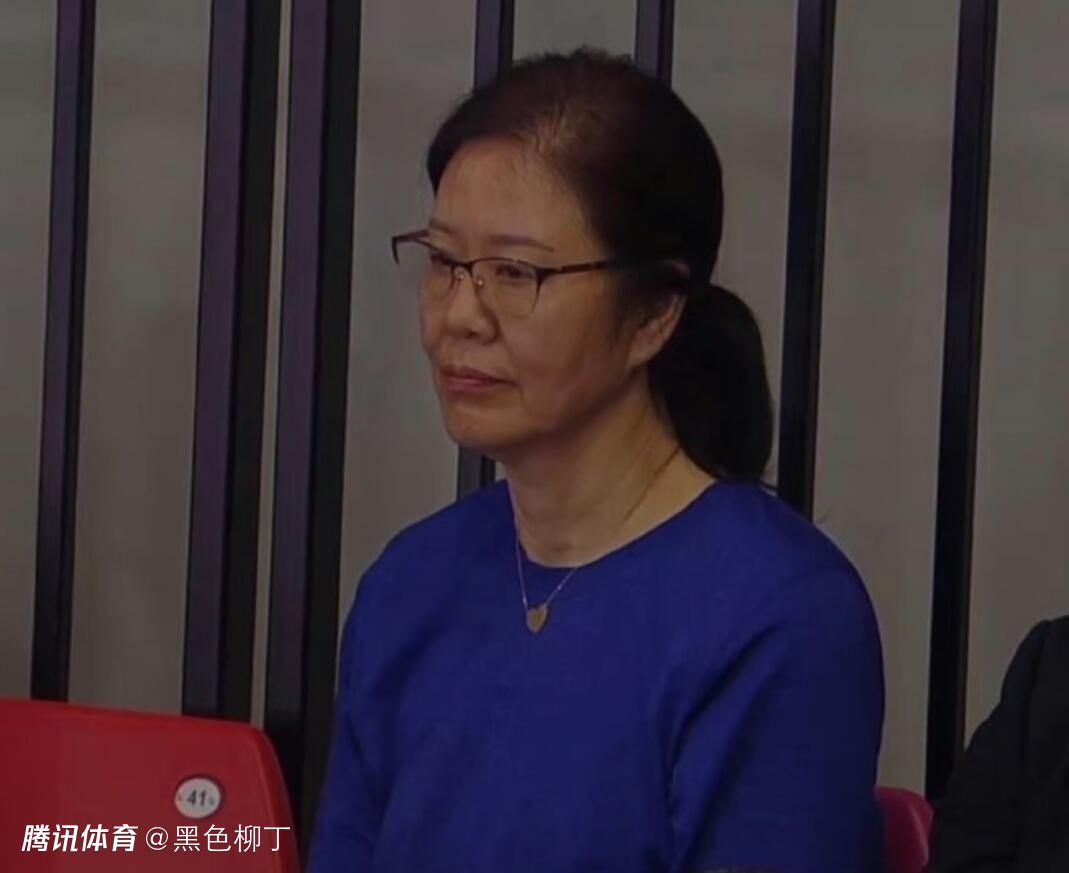偷渡而来的美女